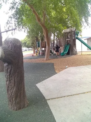 Holmes Park photo 3