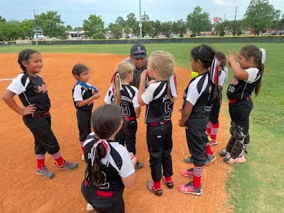 Oaks Dads' Club "Girls Softball" photo 2